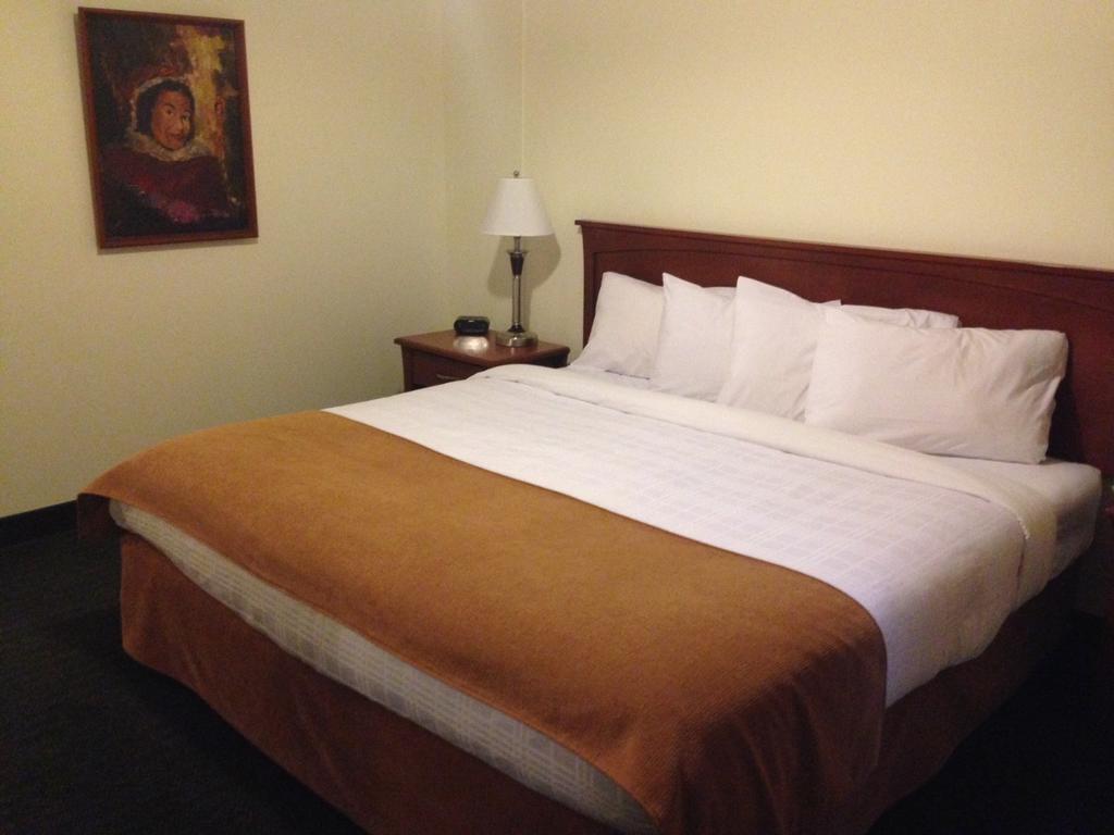Hay River Ptarmigan Inn الغرفة الصورة