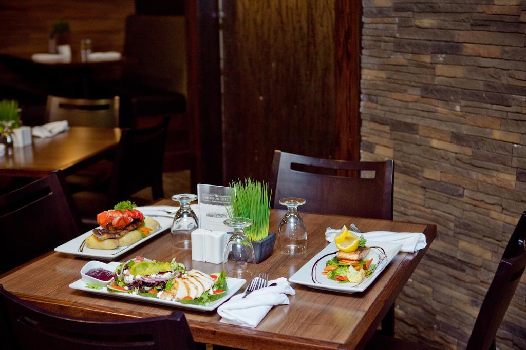 Hay River Ptarmigan Inn المظهر الخارجي الصورة
