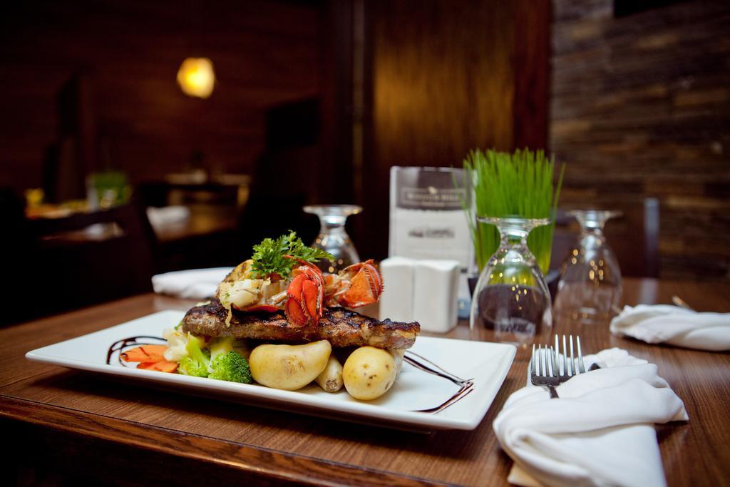 Hay River Ptarmigan Inn المظهر الخارجي الصورة
