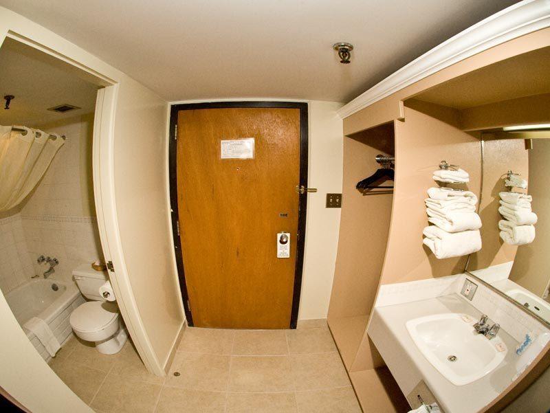 Hay River Ptarmigan Inn المظهر الخارجي الصورة